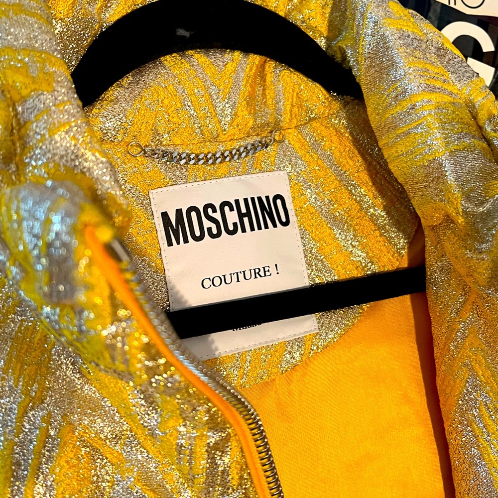 Moschino Yellow and Sliver Chevron Puffer Coat. NWT !